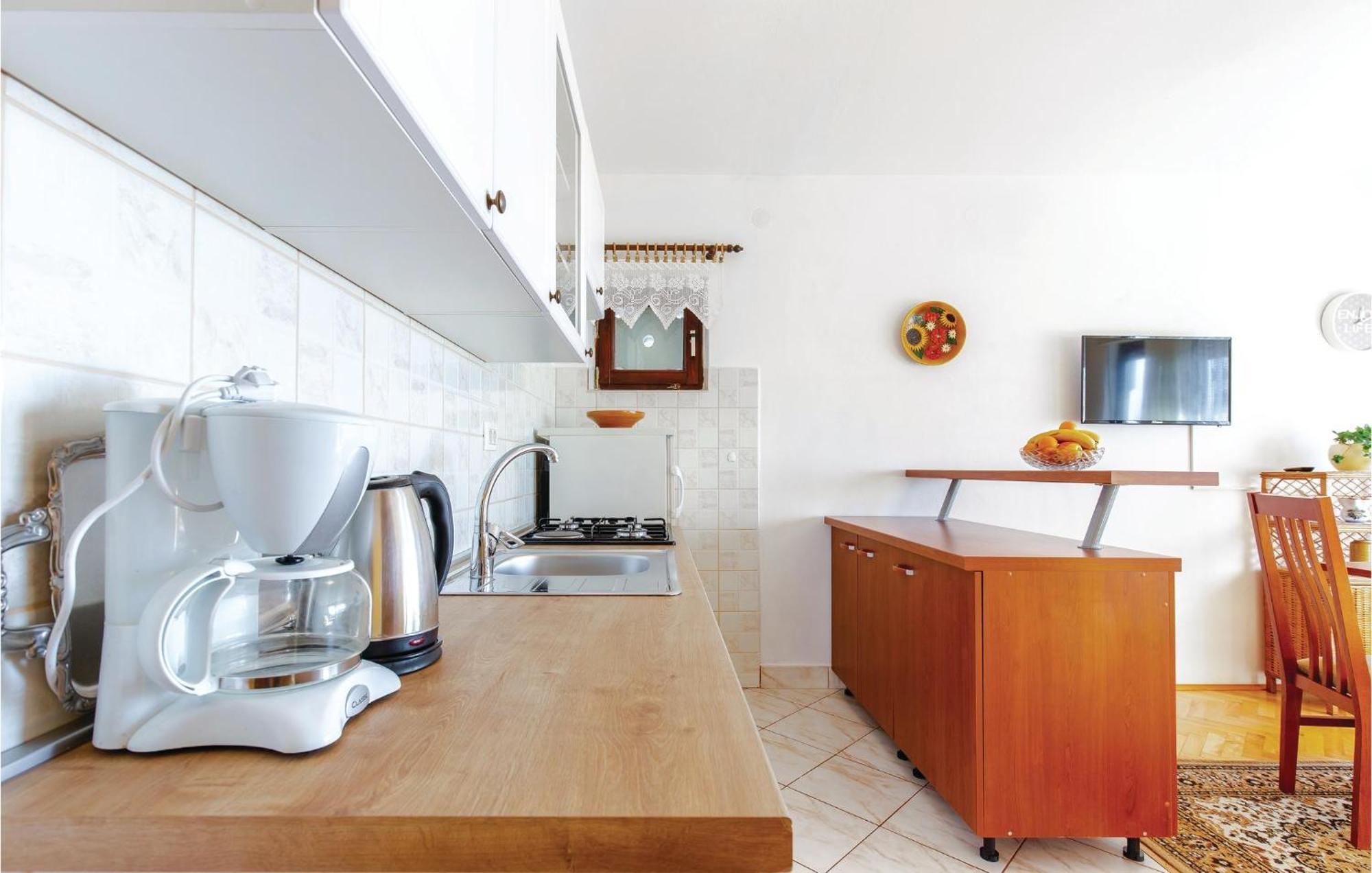 Stunning Apartment In Novi Vinodolski With Wifi Екстер'єр фото